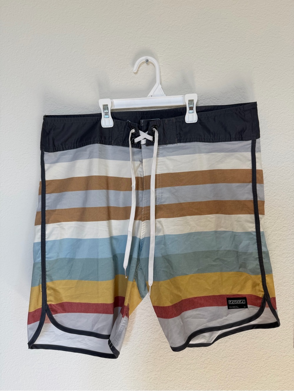 Ezekiel brand Board shorts swim trunks size 34